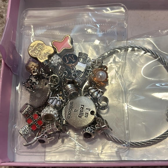 I’m finally a unicorn bracelet charm bracelet making kit - Picture 2 of 5